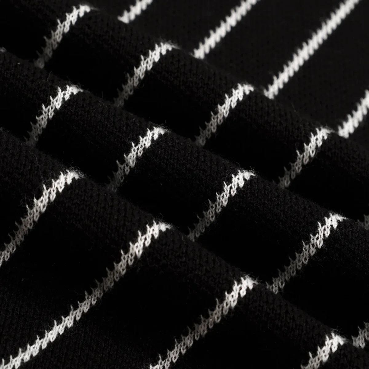 Men's Black Retro Old Money Diagonal Stripe Jacquard Polo Knit T-Shirt - Image 3